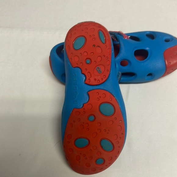 Clark’s - Vibrant Blue and Red Water Shoes with Flexible Design - Picture 4 of 6